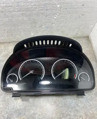 BMW 5 F10 F11 Speedometer (instrument cluster) 9366113 8795220 8795124