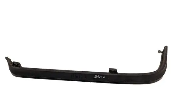 Mercedes-Benz W123 Front bumper splitter molding