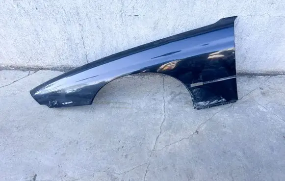 BMW 8 E31 Fender 41358108431