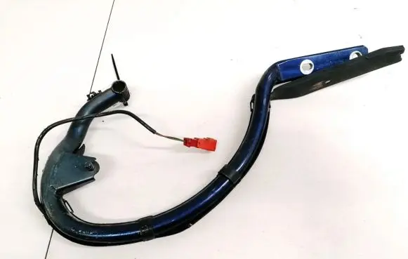 Peugeot 406 Tailgate/trunk/boot hinge