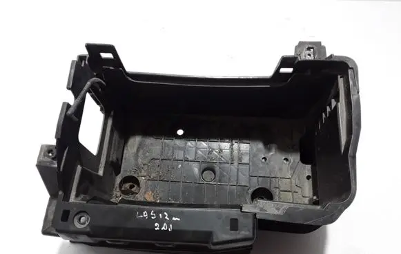 Battery bracket