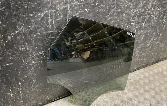 BMW 2 Active Tourer U06 Rear door window glass
