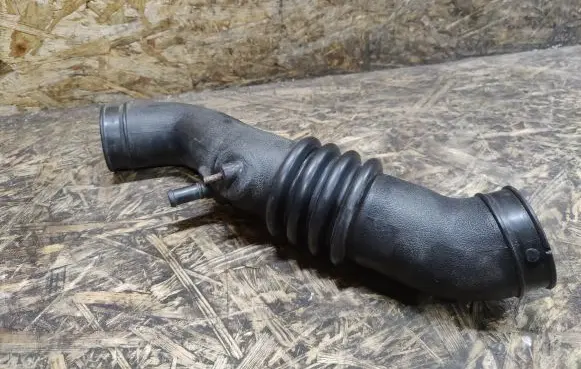 Air intake hose/pipe