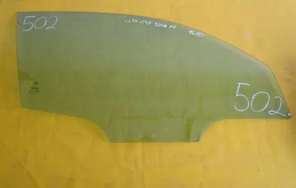 Alfa Romeo 147 Front door window/glass (coupe)