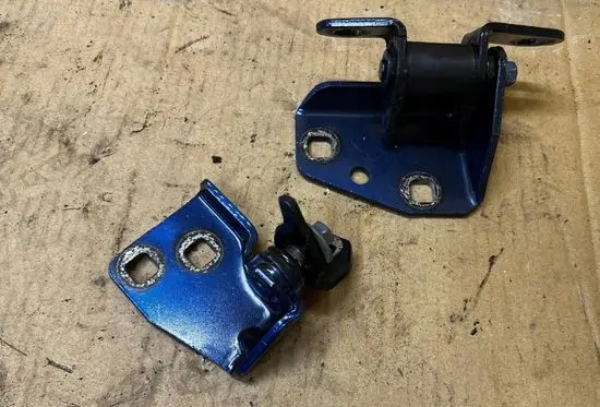 Ford Bronco Front door hinge set M2DB-S22811-AC M2DBS22811AC M2DB-S22801-AD