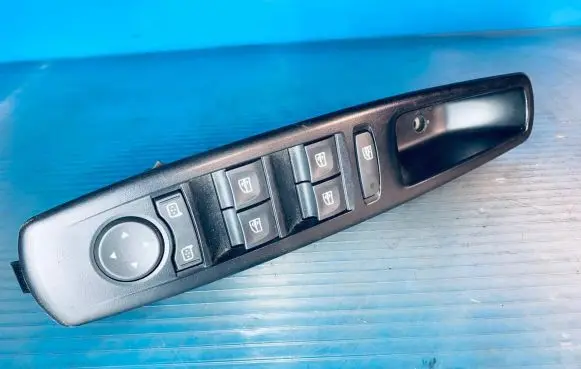 Renault Scenic III - Grand scenic III Electric window control switch 809610016R
