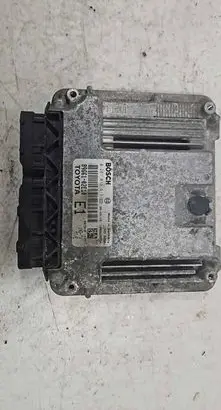 Toyota Auris 150 Engine control unit/module 8966102E10 1039S28734 0281013413