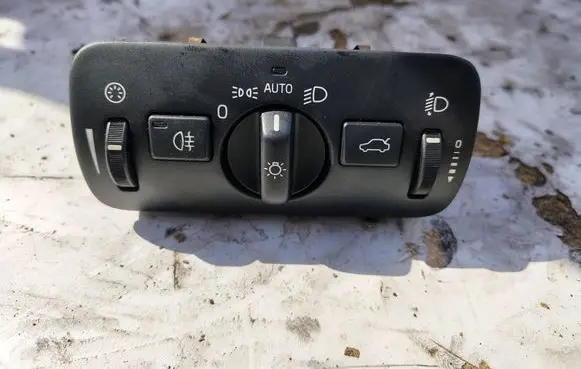 Volvo V40 Light switch 30739425