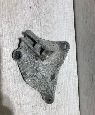 Generator/alternator bracket