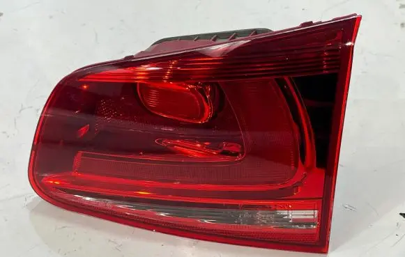 Volkswagen Touareg II Rear/tail lights 7P6945094C