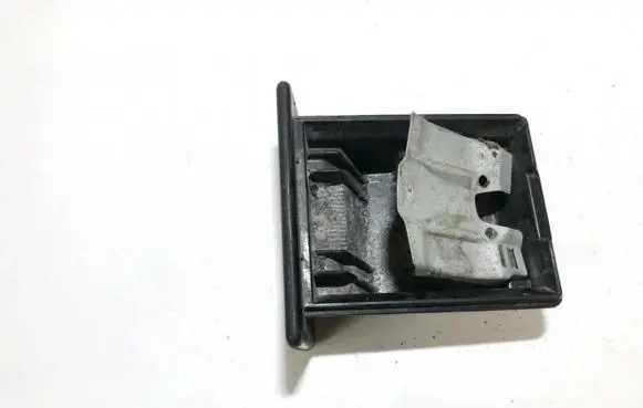 Nissan Sunny Car ashtray 6881050y00
