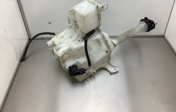 Lexus IS 220D-250-350 Windshield washer fluid reservoir/tank 060851138