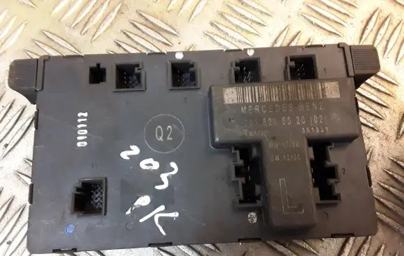 Mercedes-Benz C W203 Door control unit/module 2038205526 A2038205526