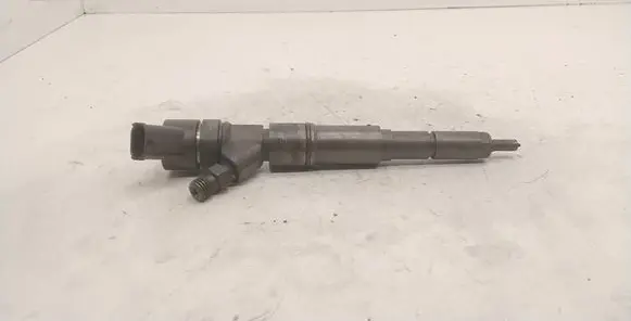 BMW 5 E39 Fuel injector 7785985 0445110048
