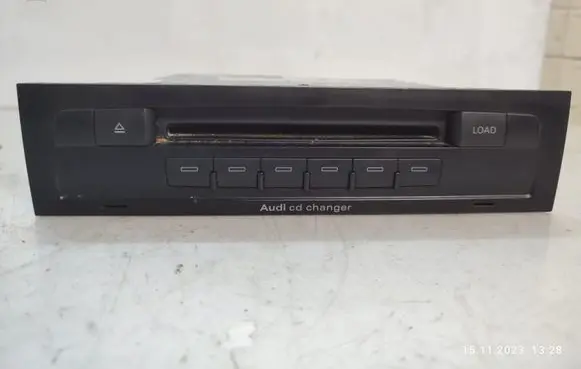 Audi Q7 4L CD/DVD changer 4L0035110