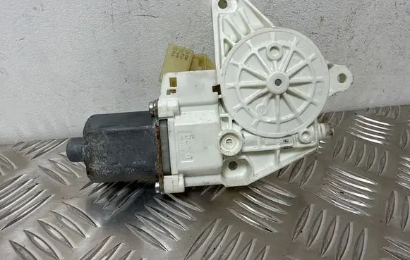 Mercedes-Benz ML W164 Rear door window regulator motor A2518200208 996149200 0509