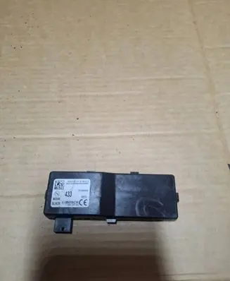 Opel Insignia A Door central lock control unit/module 13503204