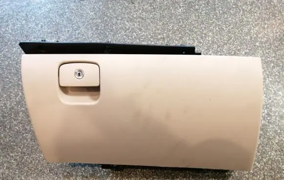 Jaguar XE Glove box GX730060T10AC