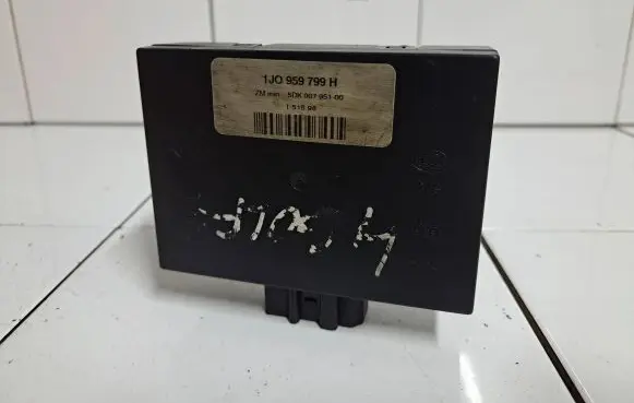 Volkswagen Golf IV Comfort/convenience module 1J0959799H 5DK00795100 151598