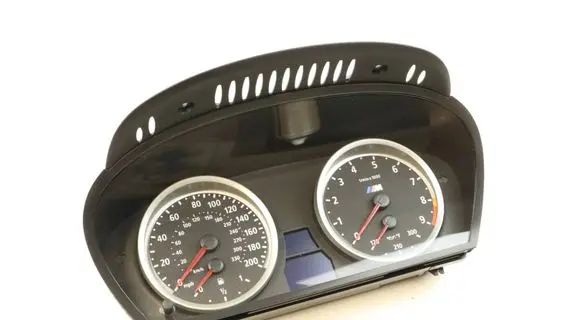 BMW M6 Speedometer (instrument cluster) 7837868 62117837868 1100802135
