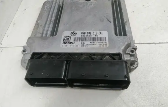 Volkswagen Transporter - Caravelle T5 Other control units/modules 070906016CC 0281012907 103S14834