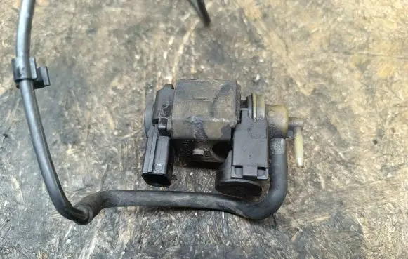 Audi Q7 4M Turbo solenoid valve 059906609D 4012341C