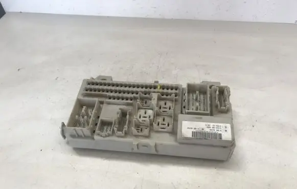 Ford Focus C-MAX Fuse module 4M5T14A073CG 6M5T14014