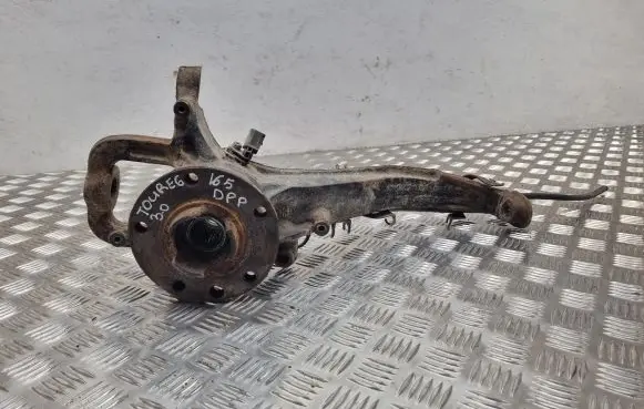 Volkswagen Touareg I Front wheel hub 7L0407258A