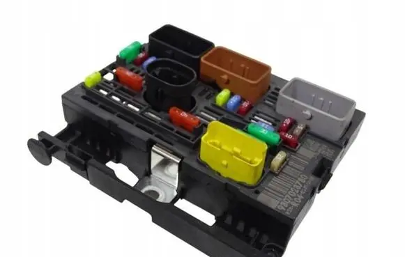 Citroen Berlingo BSM Control unit 9807028780