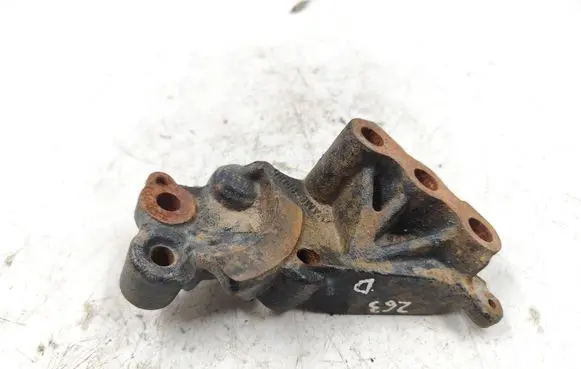 Honda CR-V Engine mounting bracket QE1008WYA