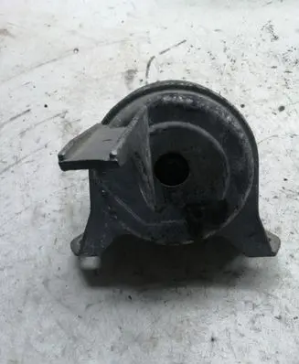 Opel Zafira B Engine mount bracket 9053924