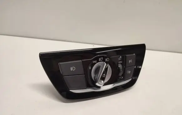 BMW 5 G30 G31 Light switch 6841881 18347910