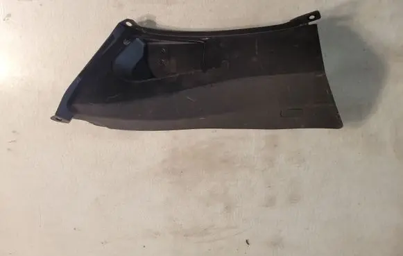 (D)pillar trim (top)