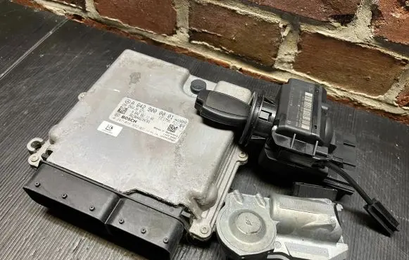 Mercedes-Benz Sprinter W906 Engine control unit/module A6429000001 0281018932 A6429011100