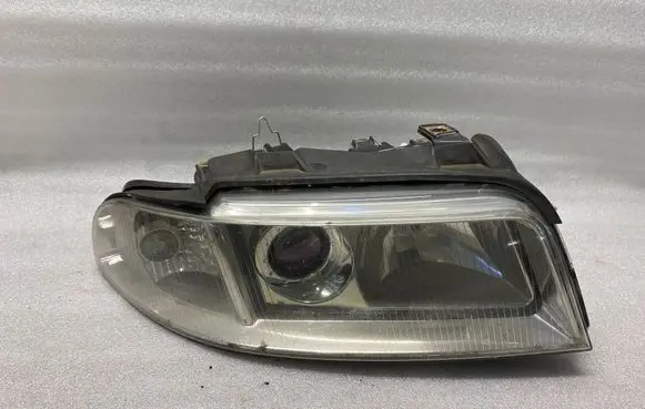 Audi A4 S4 B5 8D Headlight/headlamp 8D0941004AK 89300381