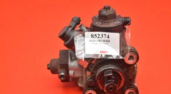 Volvo XC70 Fuel injection high pressure pump 31272896