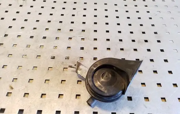 BMW X3 E83 Horn signal E9703881157 024148