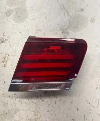 Tailgate rear/tail lights