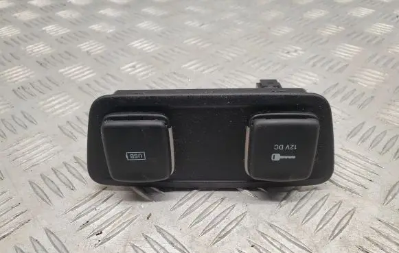 Chrysler Pacifica USB socket connector 68229847AA