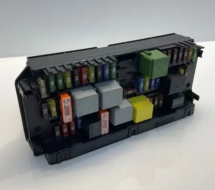 Mercedes-Benz C W204 Fuse module A2129005812 A2129015104 A2129025405