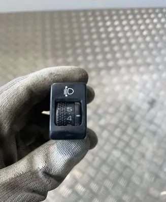 Subaru Forester SG Headlight level height control switch