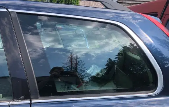 Volvo XC90 Rear side window