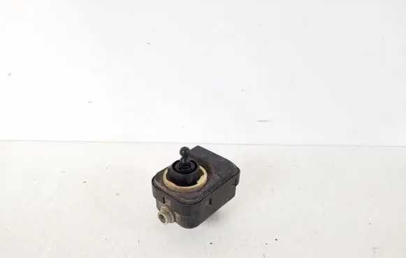 Toyota Urban Cruiser (XP110) Headlight level adjustment motor 