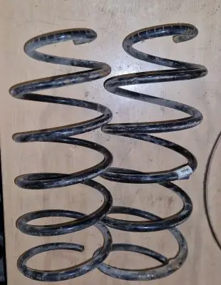 Volvo V70 Front coil spring 9465464