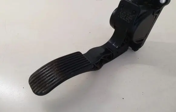 Mercedes-Benz Vito Viano W639 Accelerator throttle pedal A9063000404