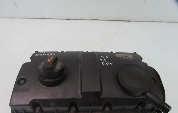 Volkswagen PASSAT B5 Rocker cam cover 038103475S