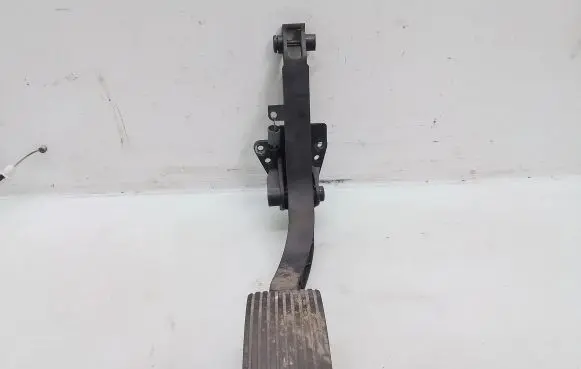Mercedes-Benz ML W163 Accelerator throttle pedal