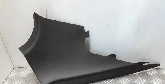 (C) pillar trim