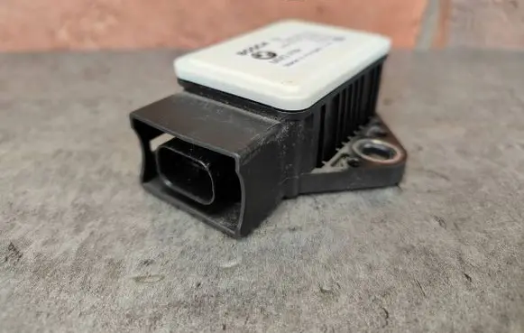 BMW X3 E83 ESP acceleration yaw rate sensor 6782372 0265005713