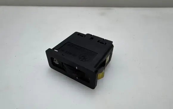BMW 5 E34 Headlight level height control switch 1387072 04000230 61311387072